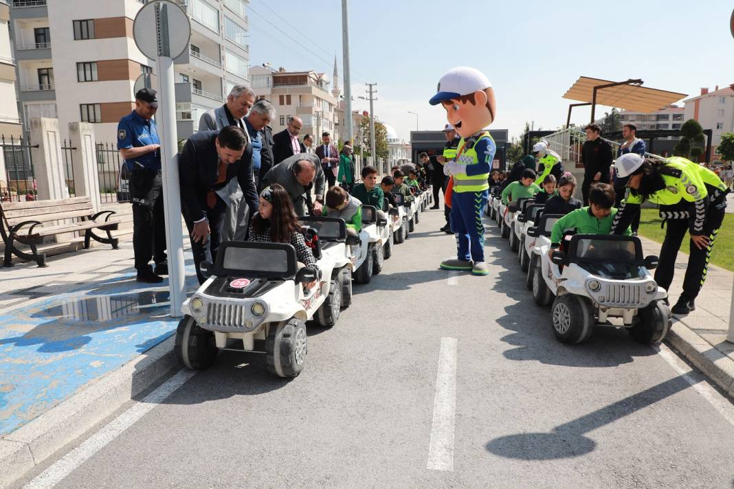 Karatay’da binlerce öğrenci 2 önemli konuda eğitim aldı 5